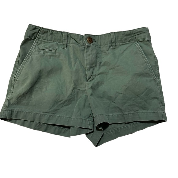 GAP Pants - GAP green shorts size 00R